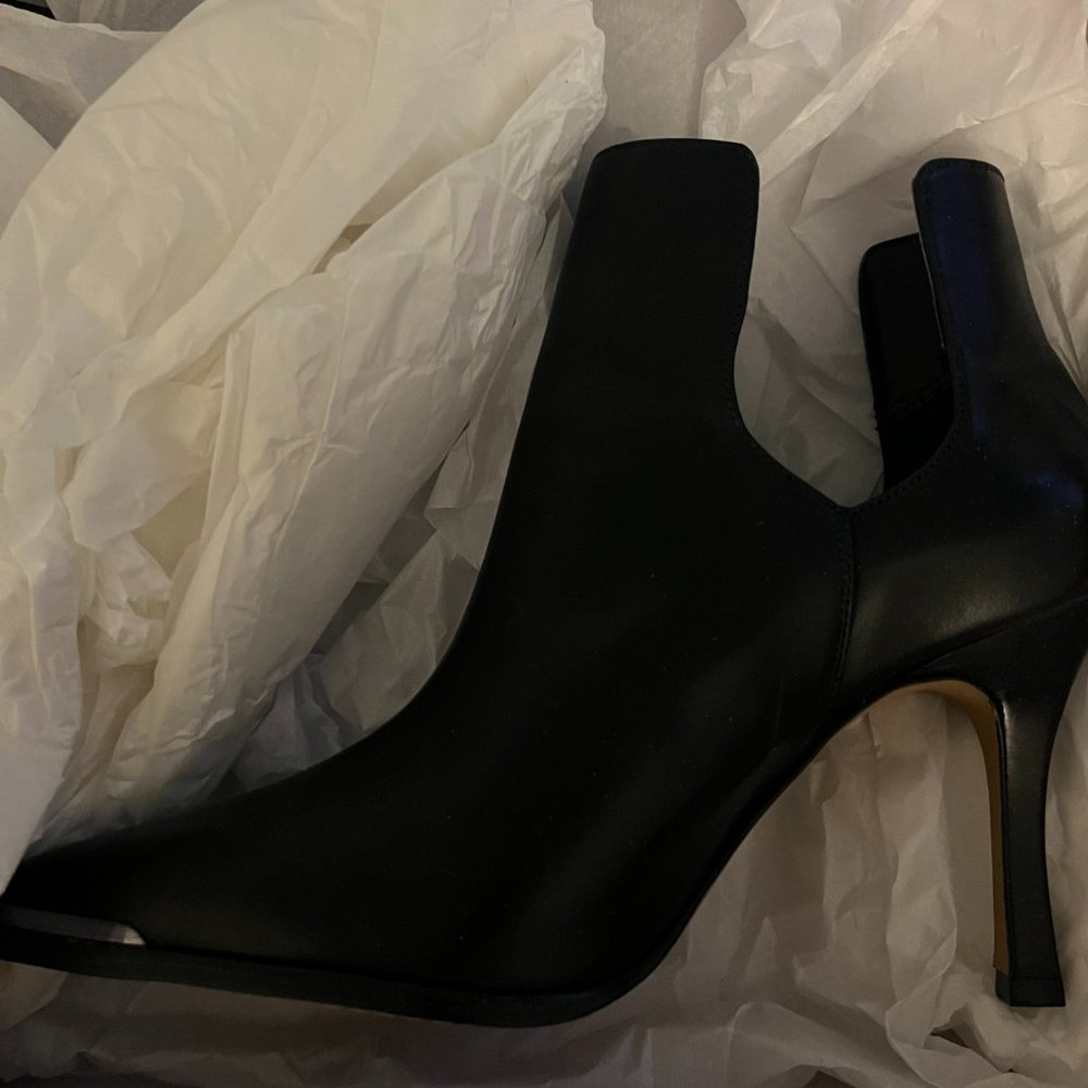 Vince Camuto Leather Size 10 bootie, Black - Picture 6 of 9